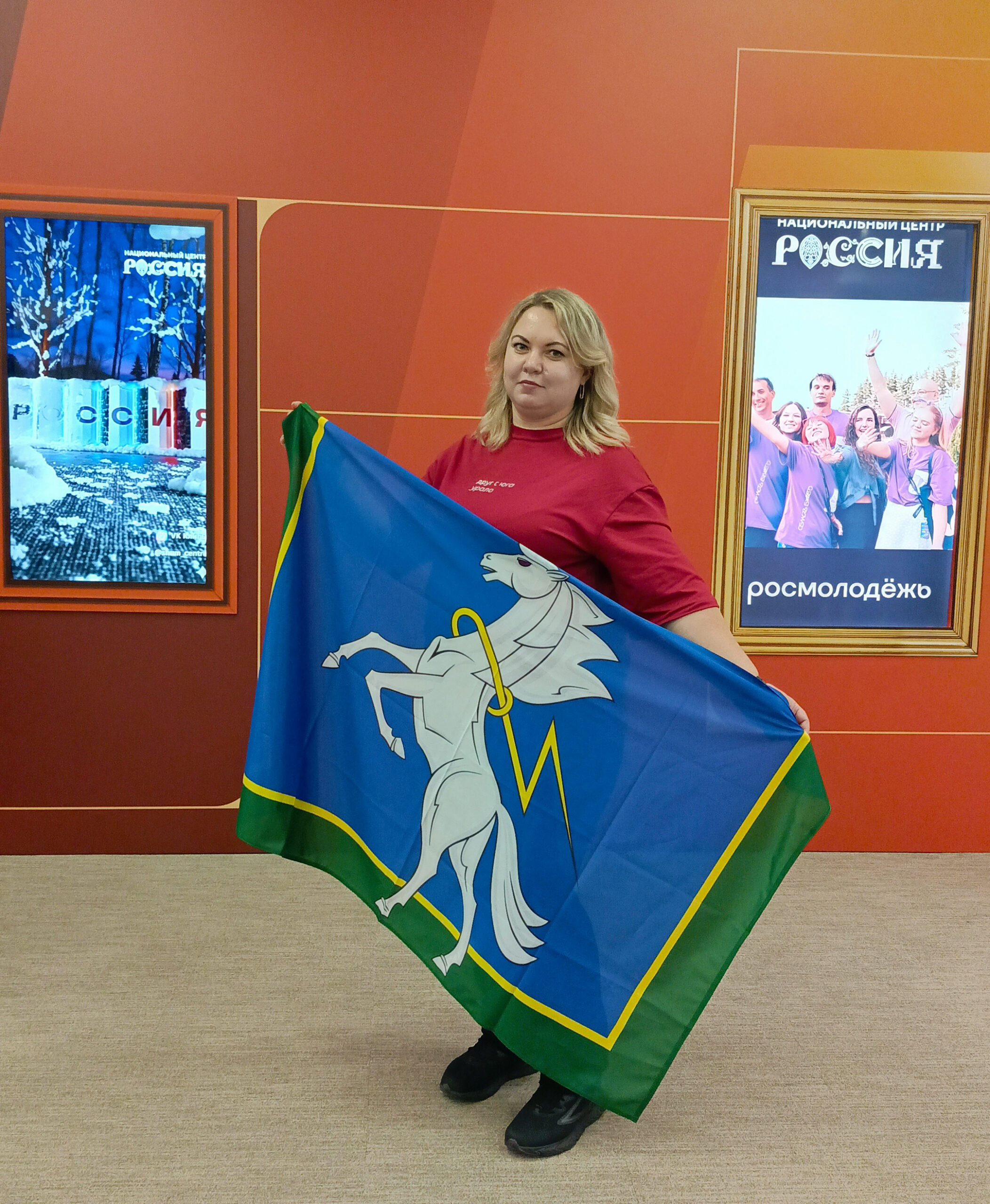 Сосновский волонтер побывала на итоговой премии "Время молодых" в Москве