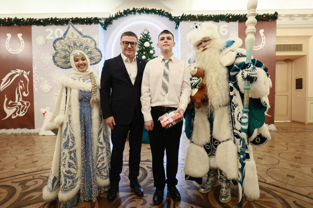 Юные сосновцы получили подарки от губернатора Челябинской области