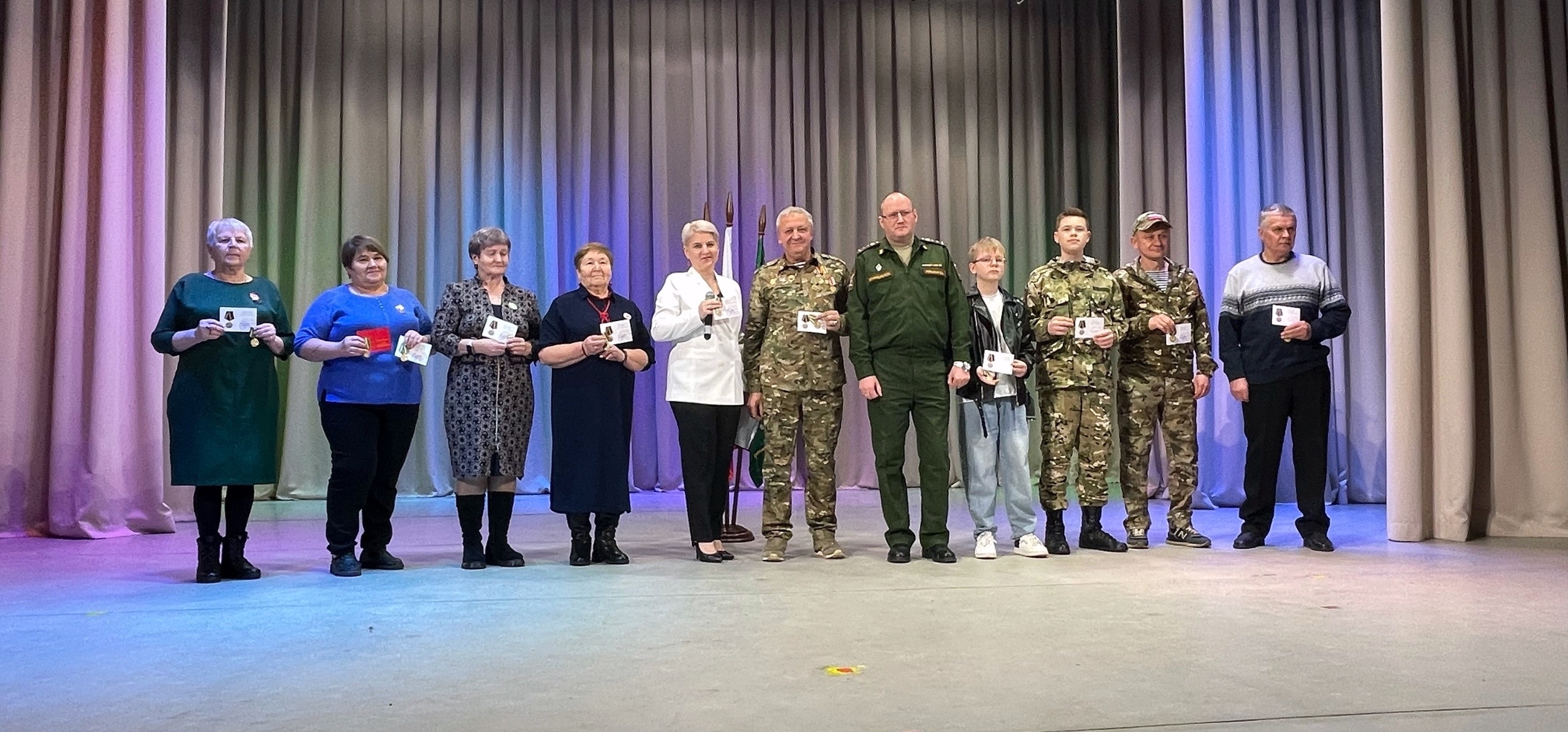 Честь и признание: южноуральские волонтеры отмечены за вклад в поддержку СВО