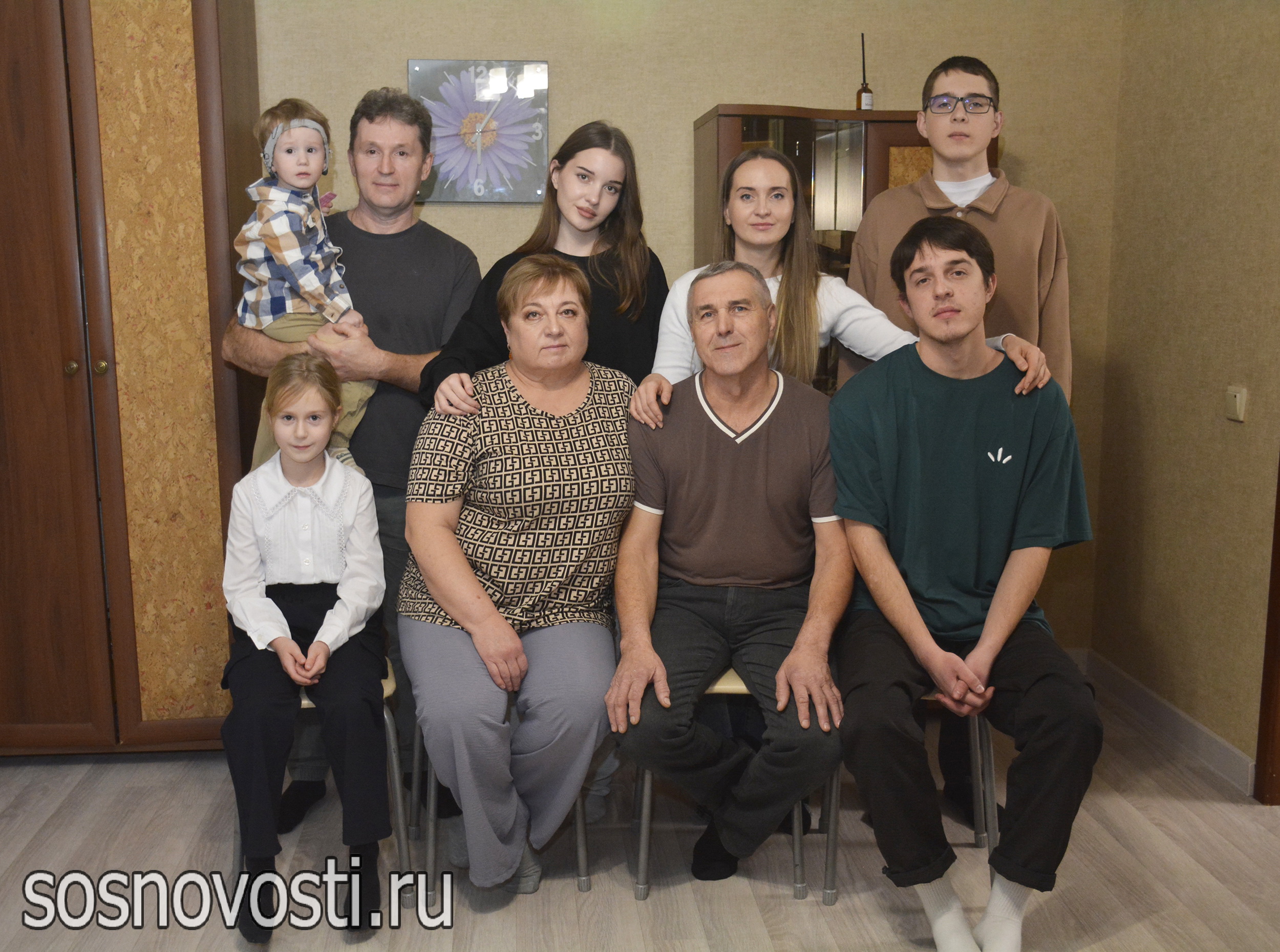 В большой семье заботы больше, считает многодетная мама из Есаульского