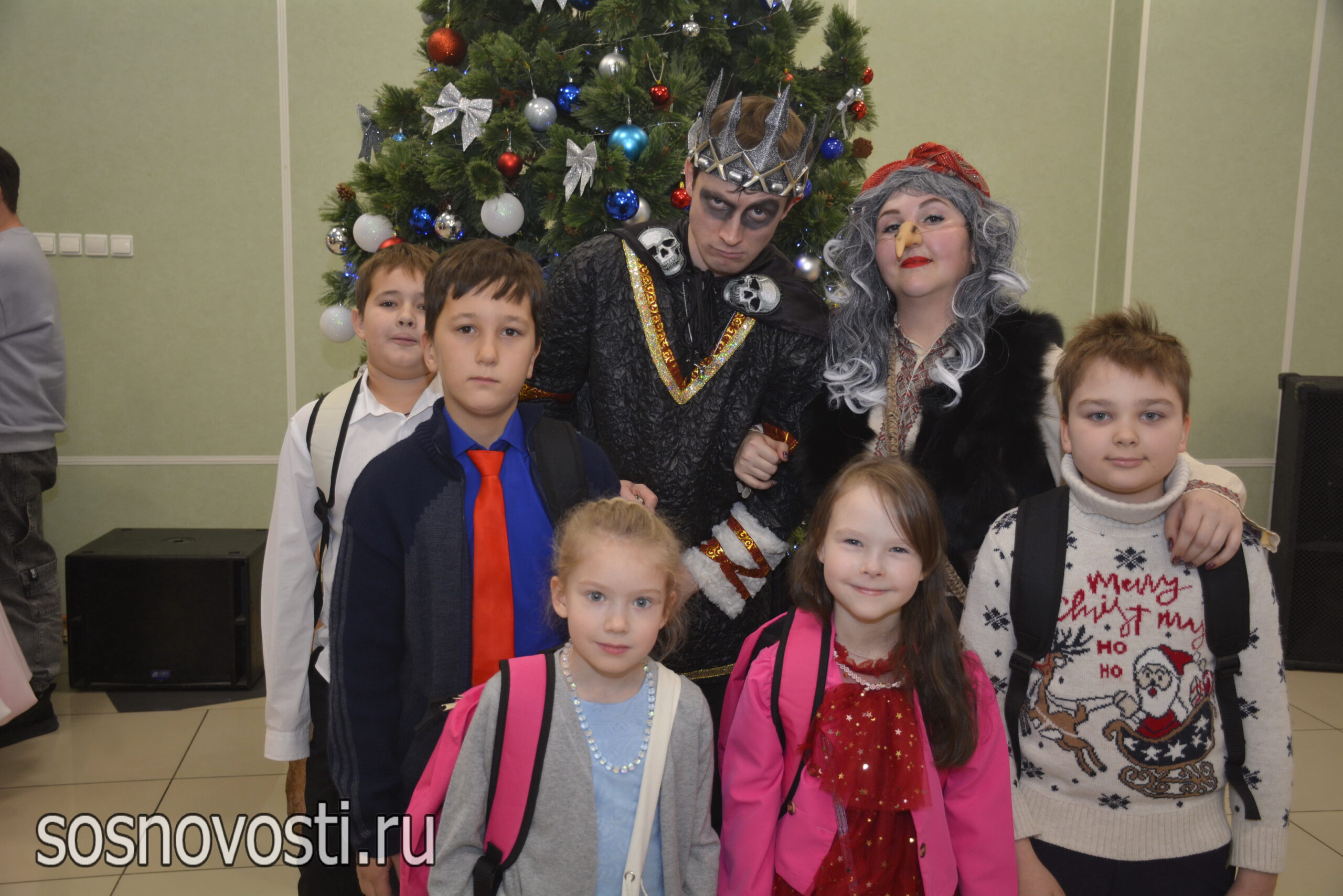 Глава Сосновского округа поздравил ребят, отличившихся в учебе и спорте