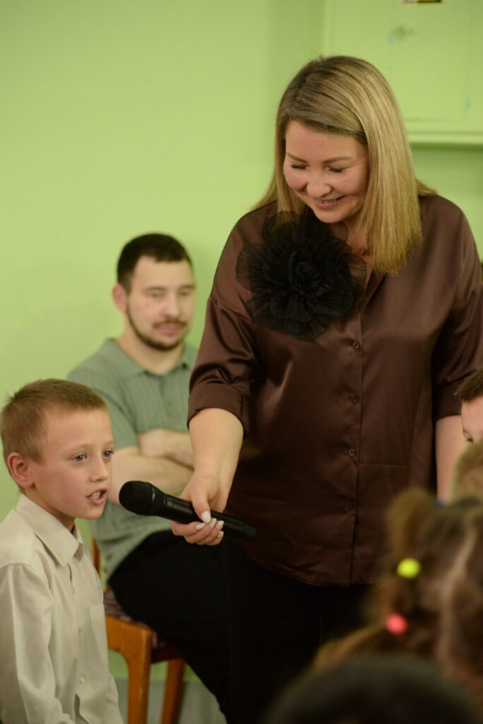 В Б-Баландинской школе встречали чемпиона паралимпиад в Токио и Париже