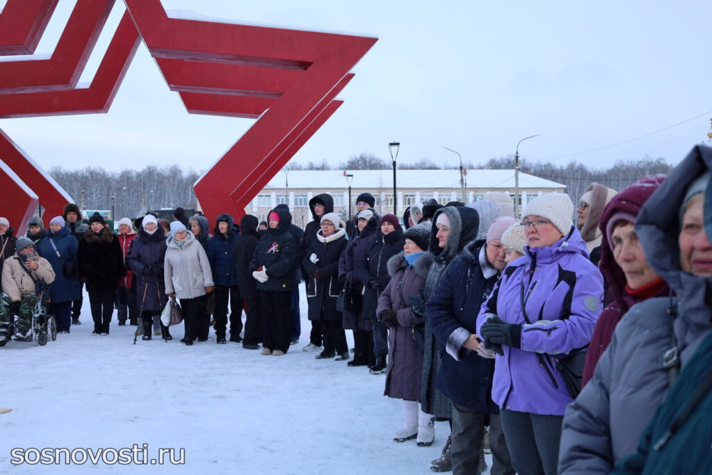 Чтобы помнили: в Рощино торжественно открыта Аллея Славы