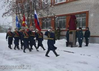 В Долгодеревенском торжественно открыли бюст Героя России Андрея Мосина