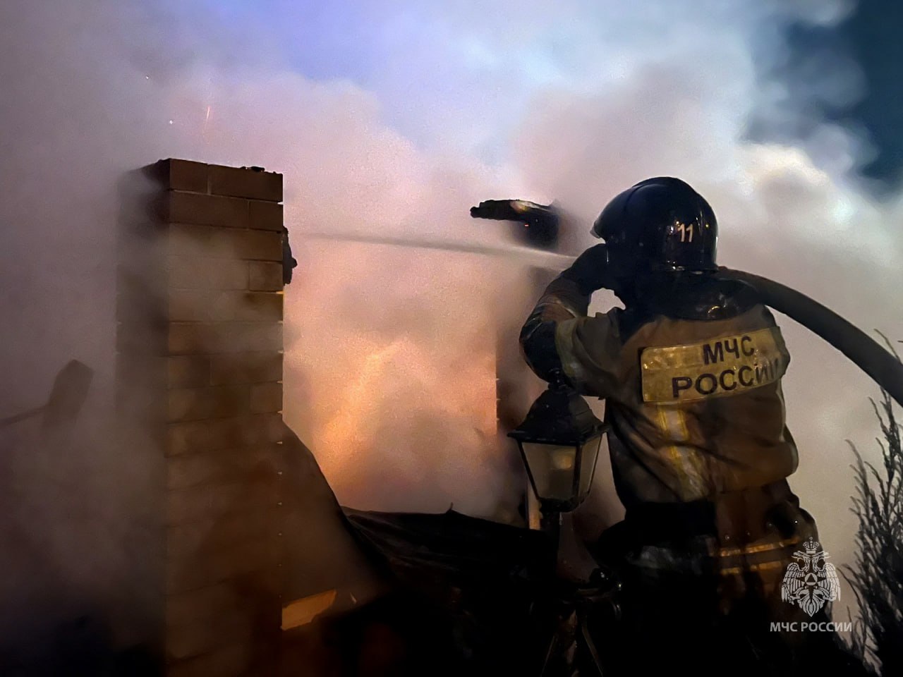 В Красном поле сгорела двухэтажная баня