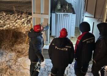 В деревне Ключи восстановили электроснабжение, но люди жалуются