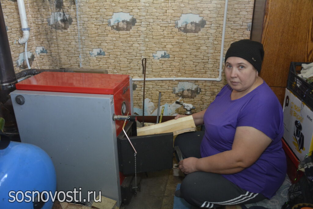 Семье участника СВО привезли дрова