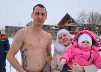 Сосновцы окунулись в купель на пруду Большого Баландино