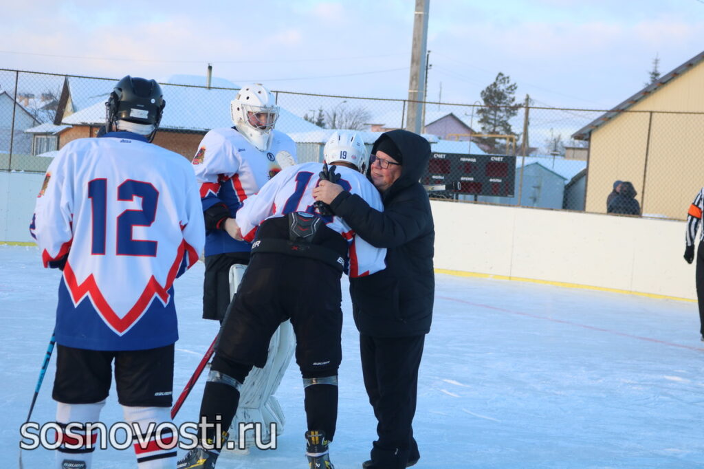 В Сосновском округе разыгран Кубок главы по хоккею с шайбой