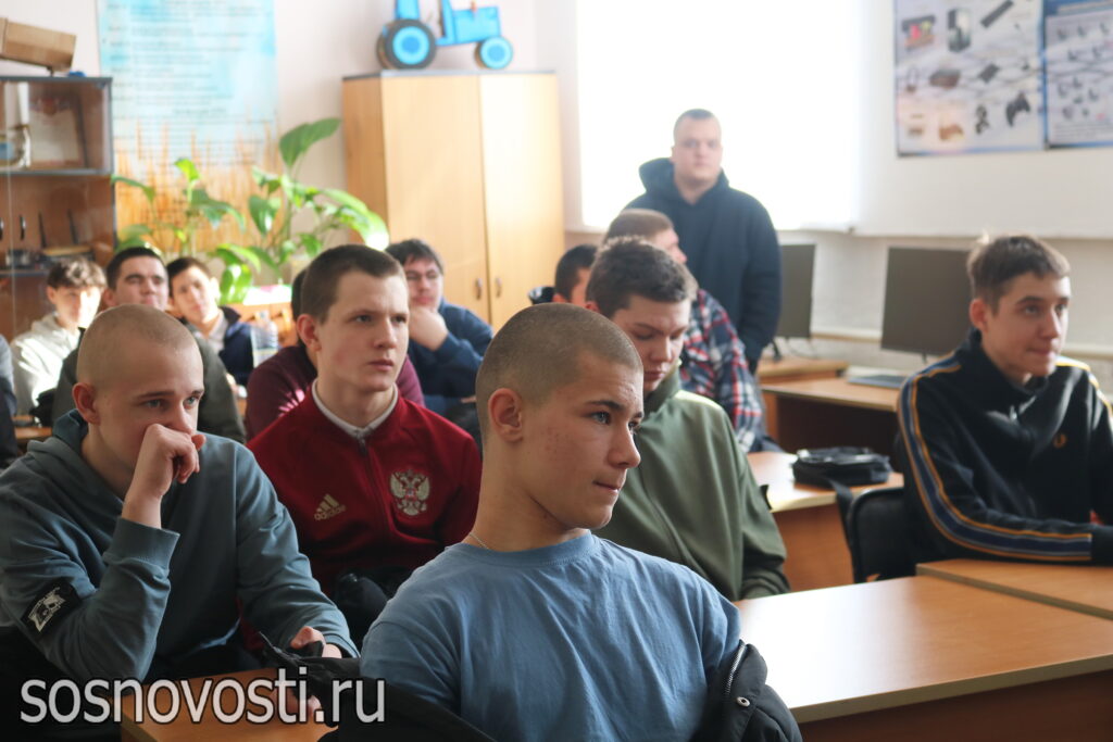 Студентам колледжа рассказали о работе полицейских