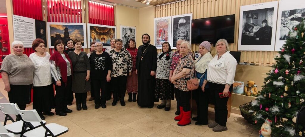 Жители Баландино и Прохорово поправили здоровье и смастерили символ года