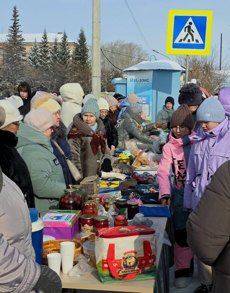Жители поселка Есаульский проводили зиму