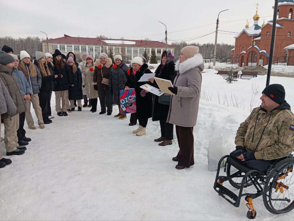 Детские голоса на Аллее славы: в Рощино прошел патриотический квест