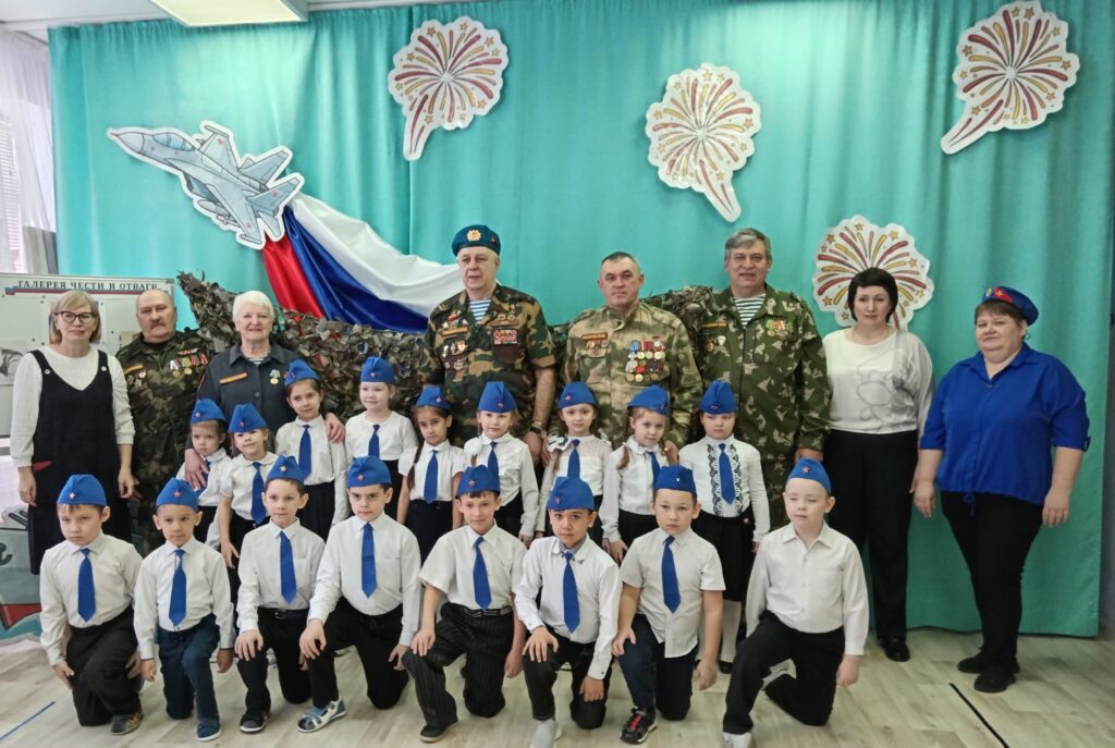 В Есаульском детском саду прошел смотр строя и песни