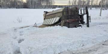Водитель попал в аварию на автодороге за Долгодеревенским