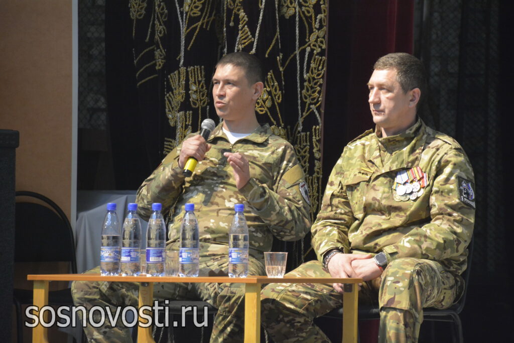 Копейка Рубль бережет: бойцы рассказали о службе школьникам