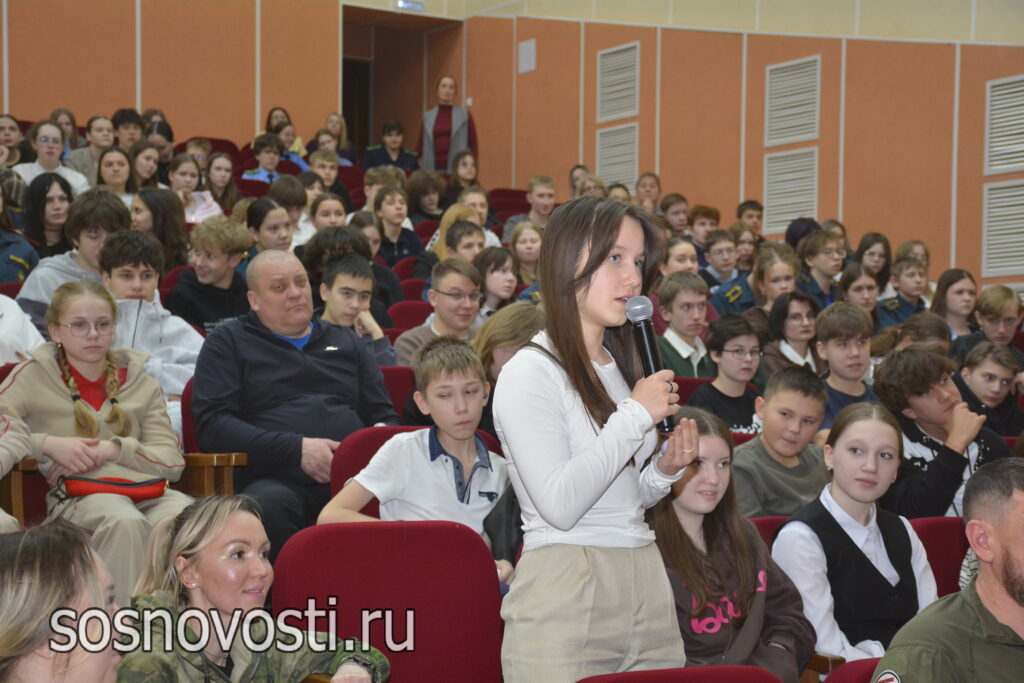 Копейка Рубль бережет: бойцы рассказали о службе школьникам