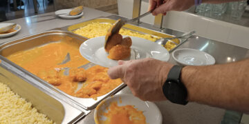 Как корректируются рационы питания на предприятиях с вредными условиями труда