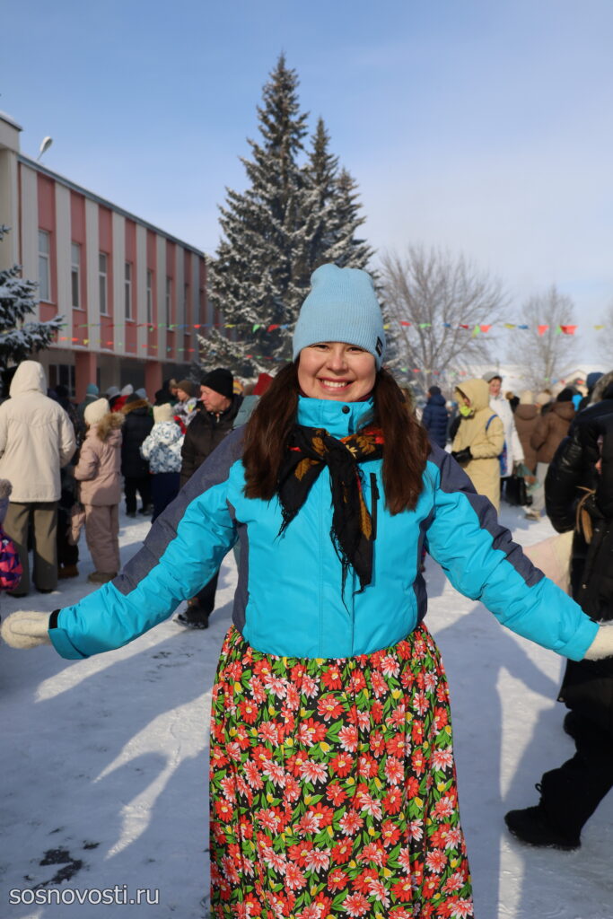 Гори-гори ясно: в Долгодеревенском отметили Масленицу блинами и хороводами