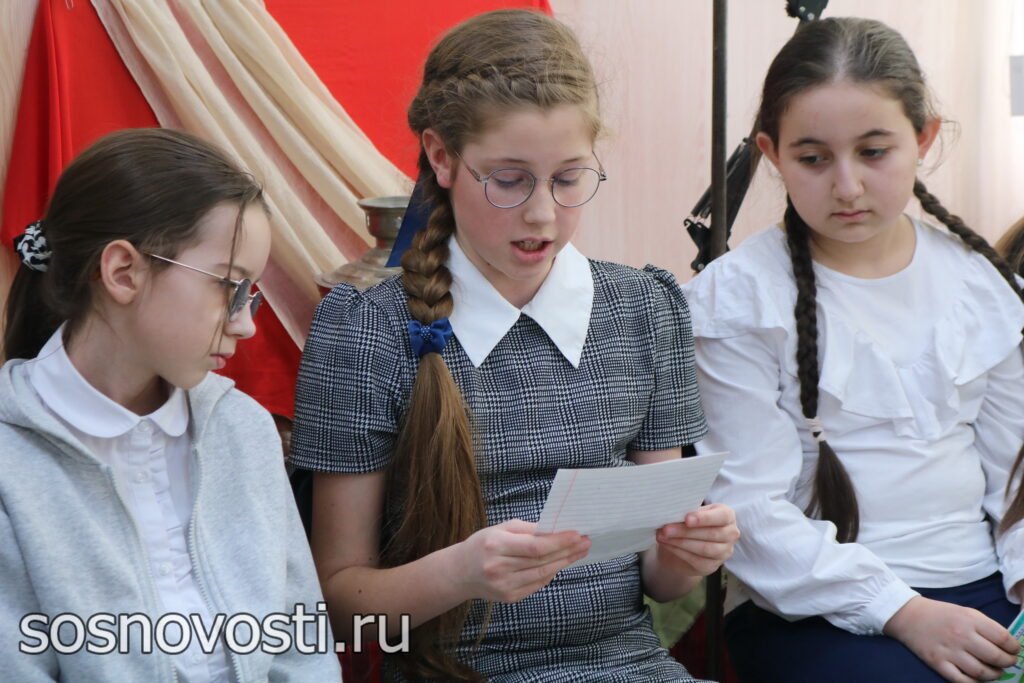 Юные художники Сосновского округа поддержали бойцов СВО