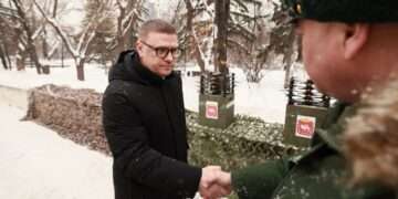 Алексей Текслер поздравил южноуральцев с Днем защитника Отечества