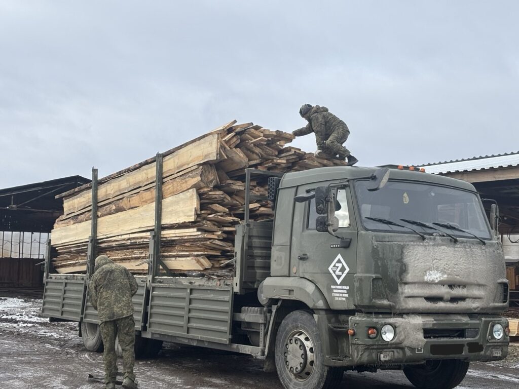 Медики – фронту: как сотрудники районной больницы поддерживают бойцов