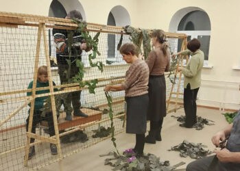 В храме поселка Полетаево трудятся волонтеры всех возрастов