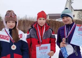 Сборная Сосновского округа заняла первое место в лыжных гонках среди школьников