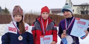 Сборная Сосновского округа заняла первое место в лыжных гонках среди школьников
