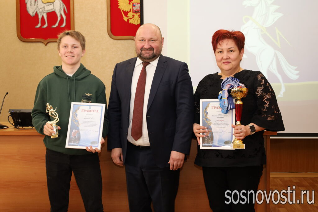 Победителей и призеров чемпионата Сосновского округа по хоккею ждут медали и кубки