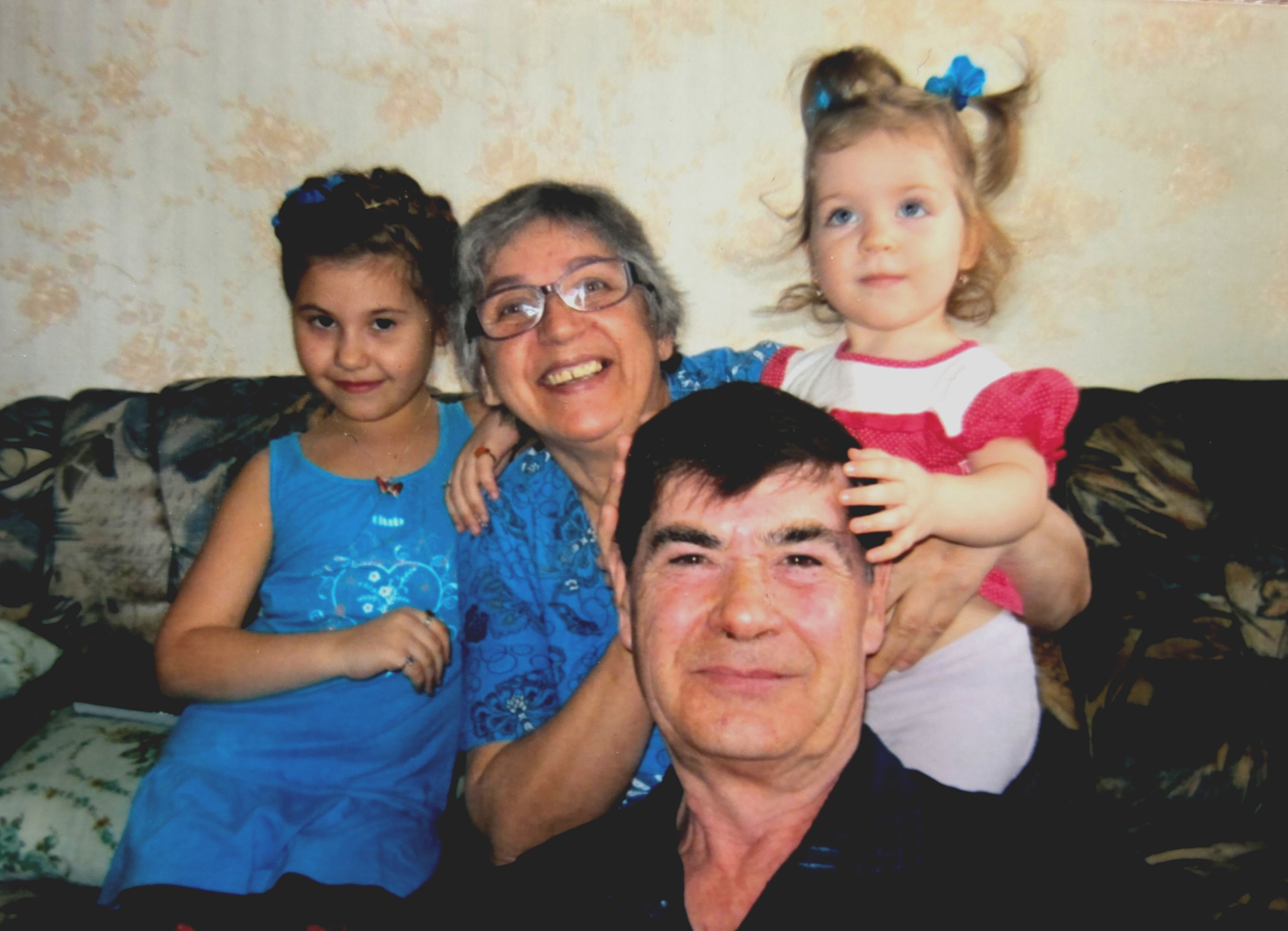 Любовь началась с рубашки: история сосновской семьи