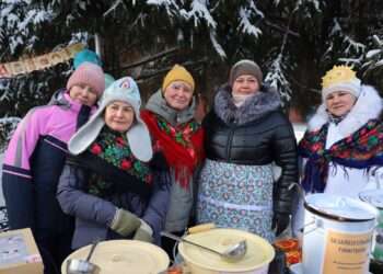Средства с благотворительной ярмарки в Долгодеревенском передали в Свято-Троицкий храм
