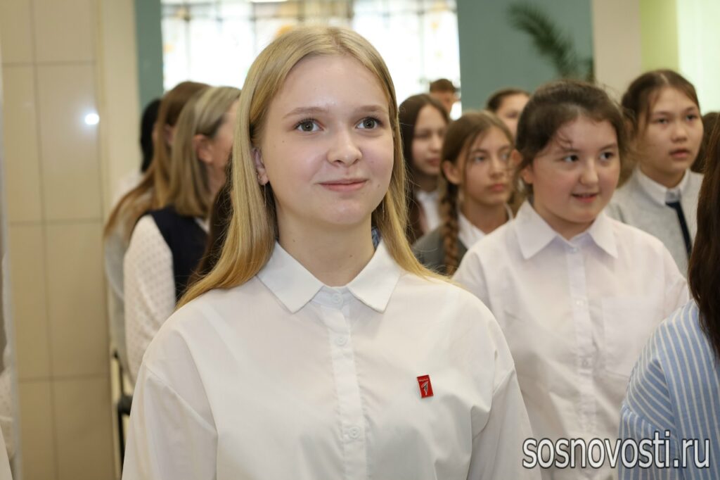 Учащимся сосновских школ в торжественной обстановке вручили паспорта