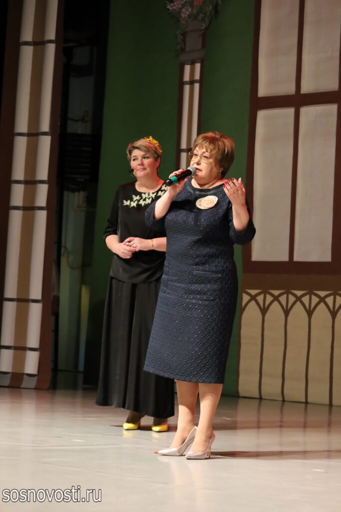 Весна, любовь и творчество: дам Сосновского округа поздравили с 8 марта