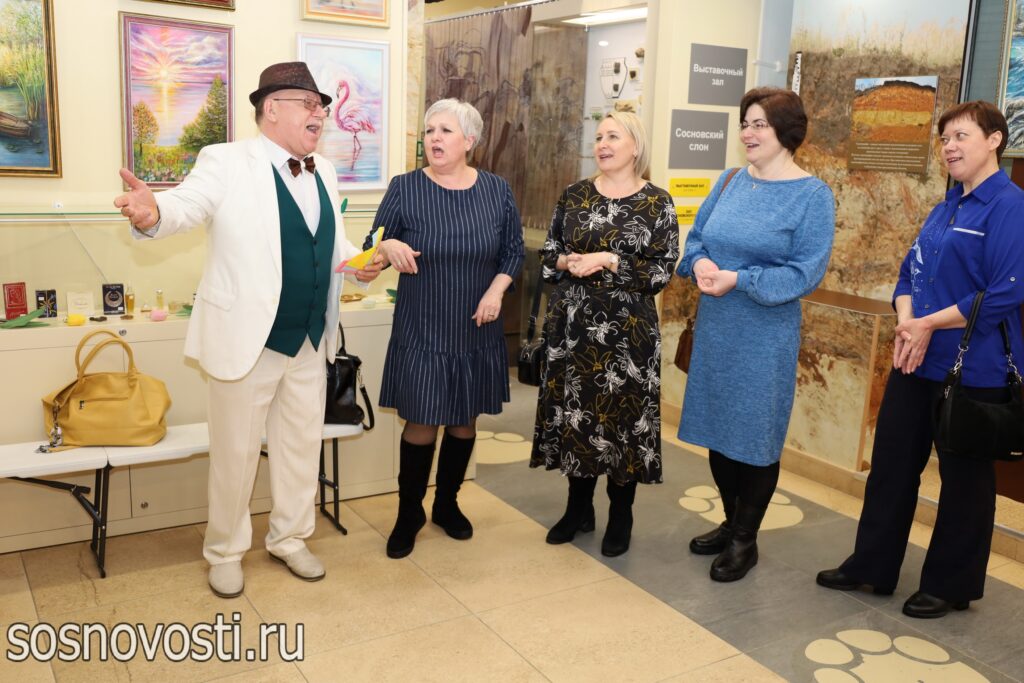 Весна, любовь и творчество: дам Сосновского округа поздравили с 8 марта