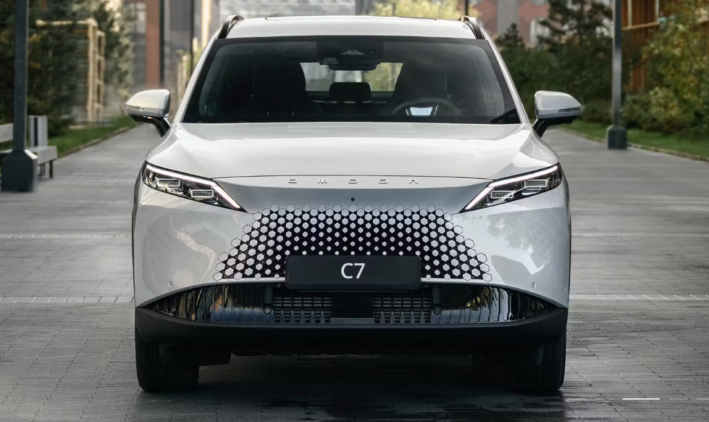 Стильный кроссовер OMODA C7