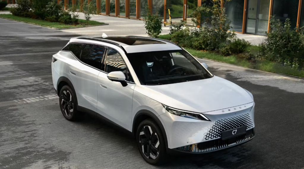 Стильный кроссовер OMODA C7