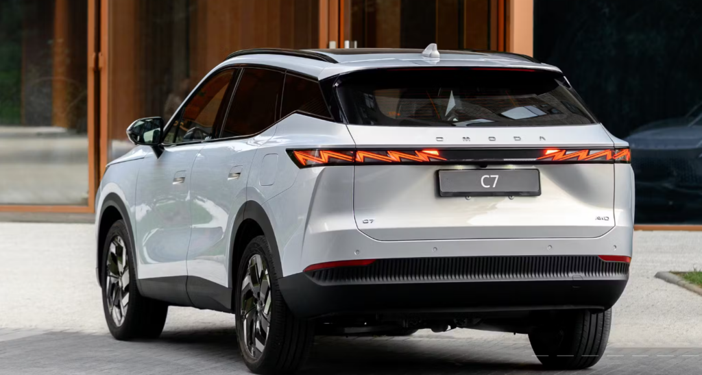 Стильный кроссовер OMODA C7