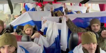 Двое южноуральцев вернулись домой из украинского плена