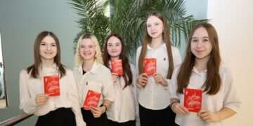 Сосновским школьникам вручили паспорта