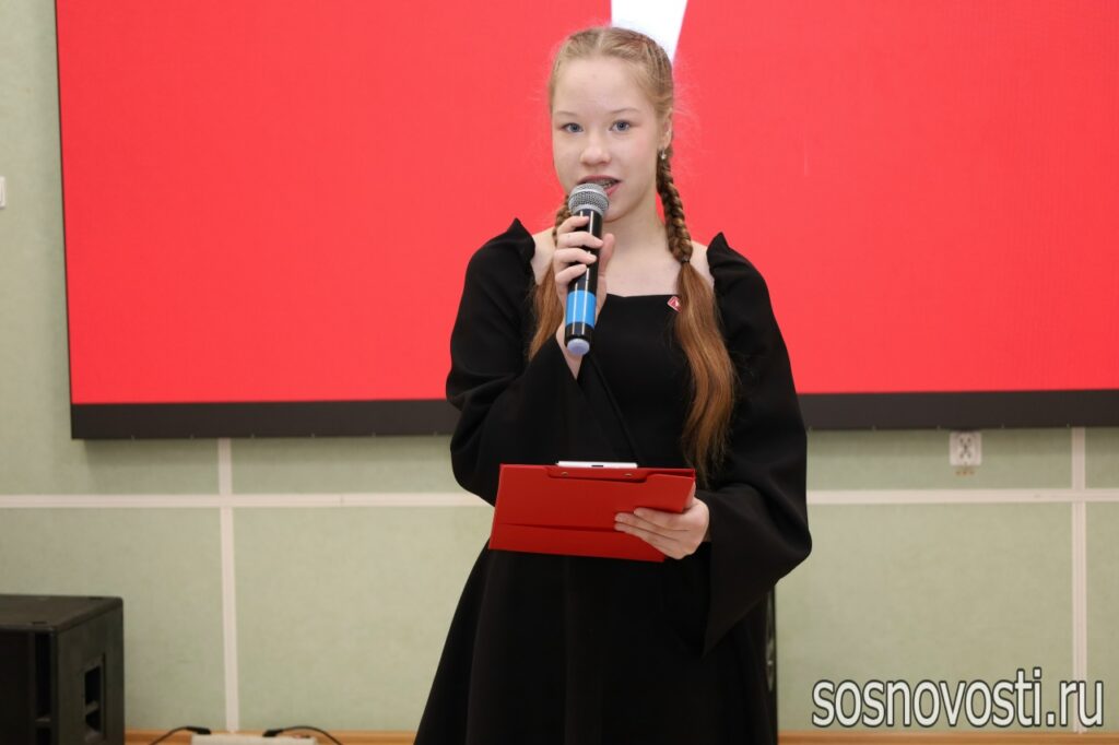 Учащимся сосновских школ в торжественной обстановке вручили паспорта