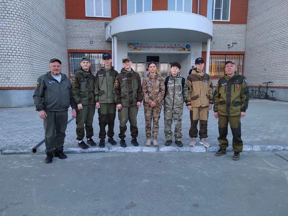 Долгодеревенские школьники отправились на «Вахту памяти»