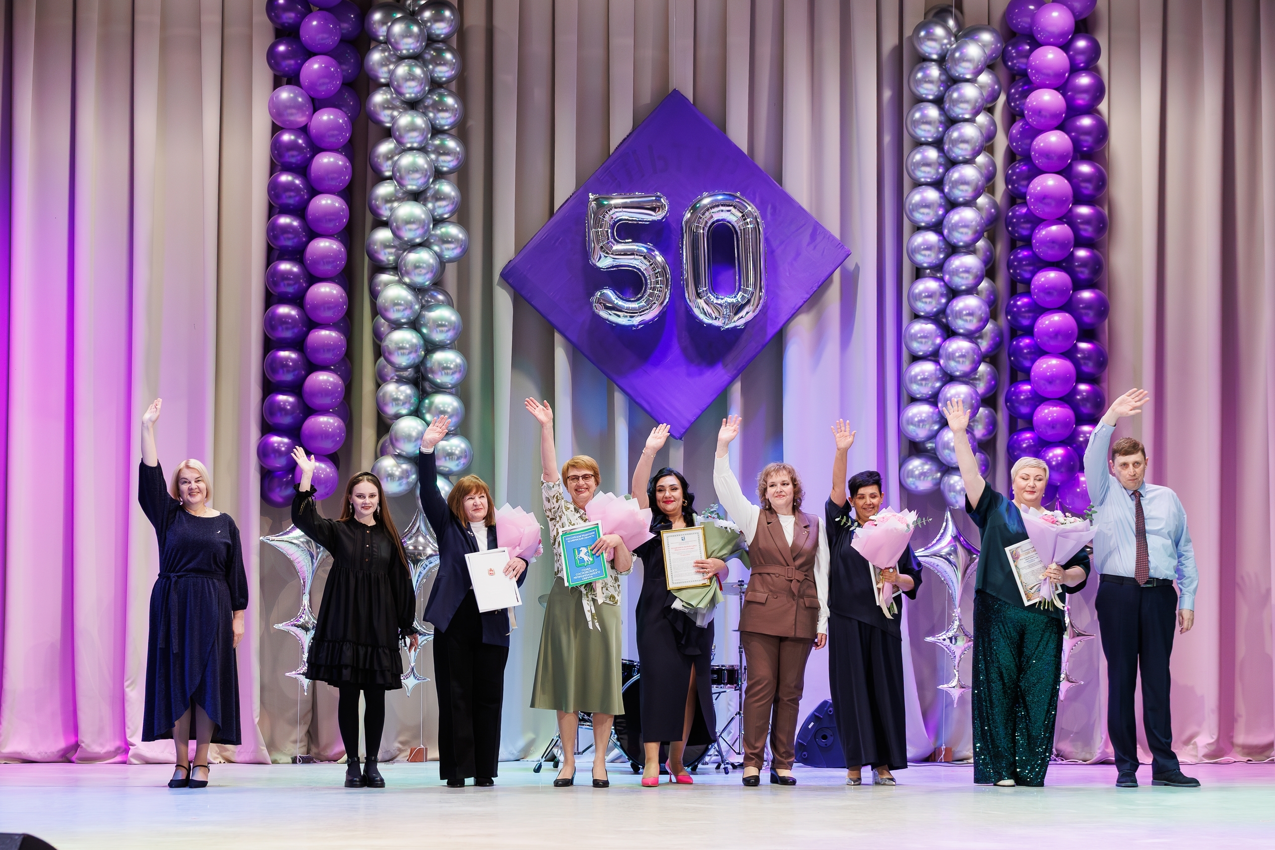 50 лет в ритме искусства: в Полетаево прошел юбилейный концерт Детской школы искусств 