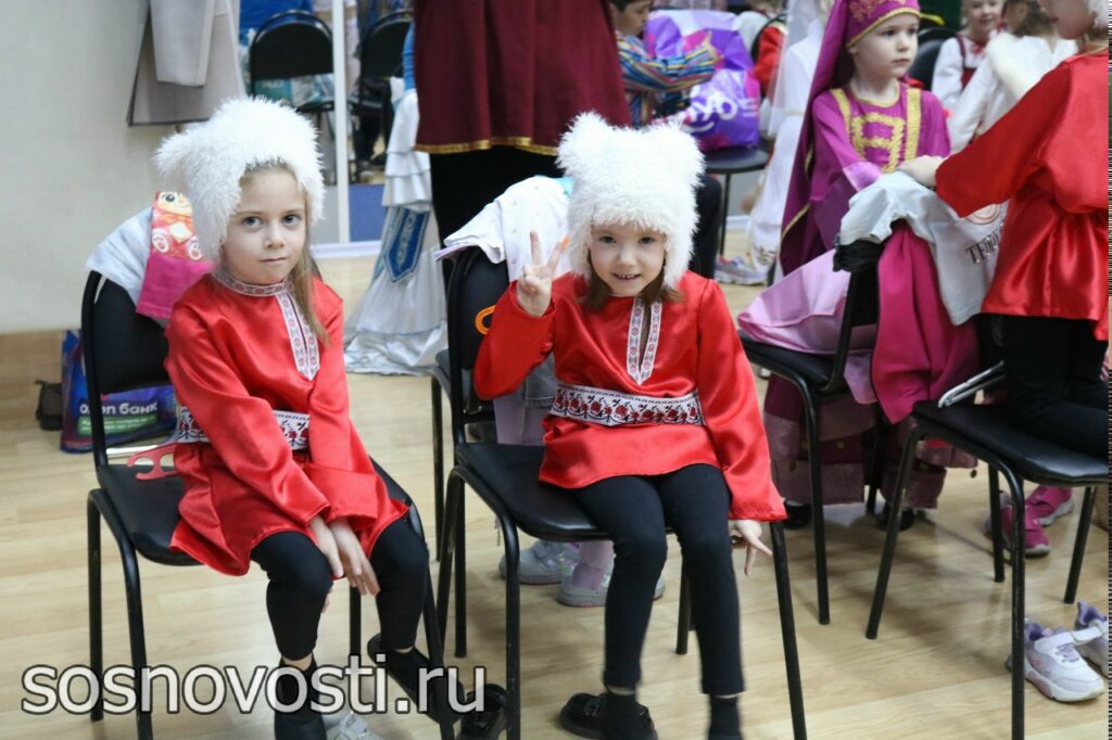 В Долгодеревенском прошел фестиваль детского творчества «Мир детства»