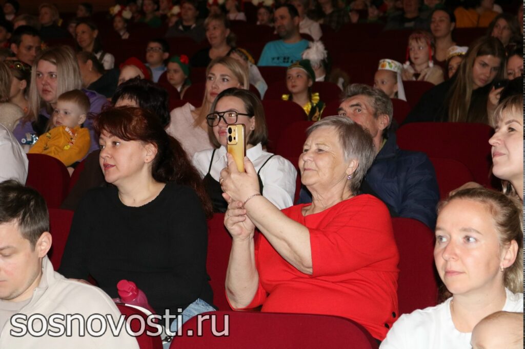 В Долгодеревенском прошел фестиваль детского творчества «Мир детства»
