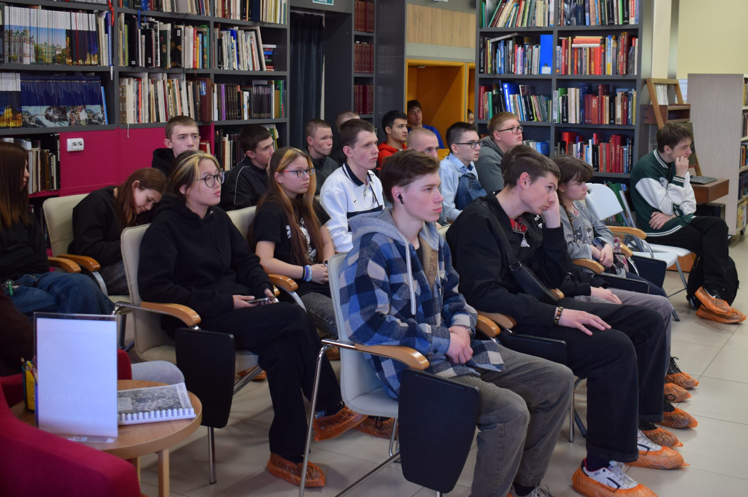 Сосновские студенты узнали о судьбе лётчика Алексея Маресьева