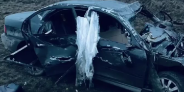 Водитель врезался в дорожное ограждение и погиб