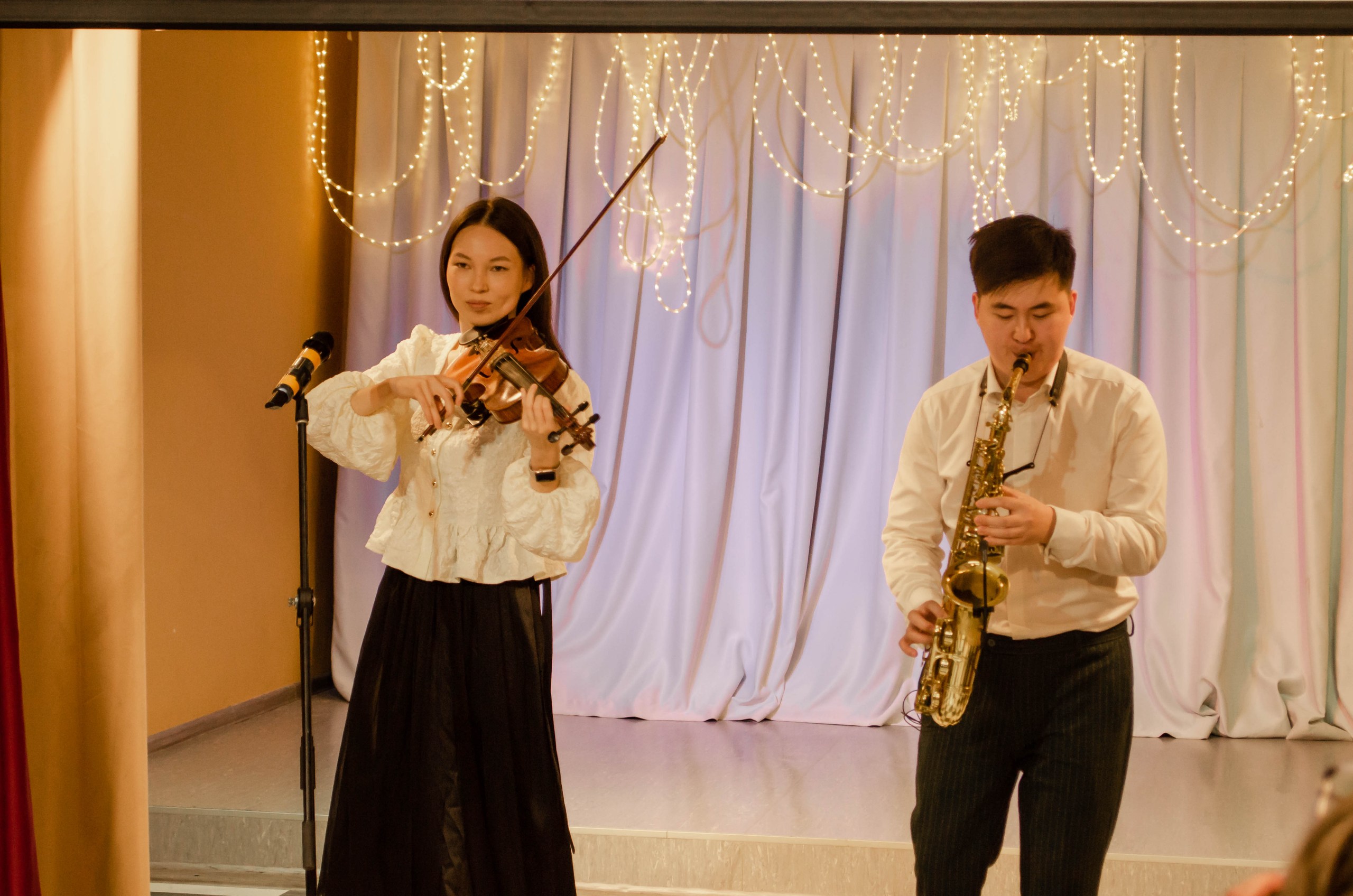 «Перекрёсток культур»: в Саргазинском клубе знакомились с книгами народов России