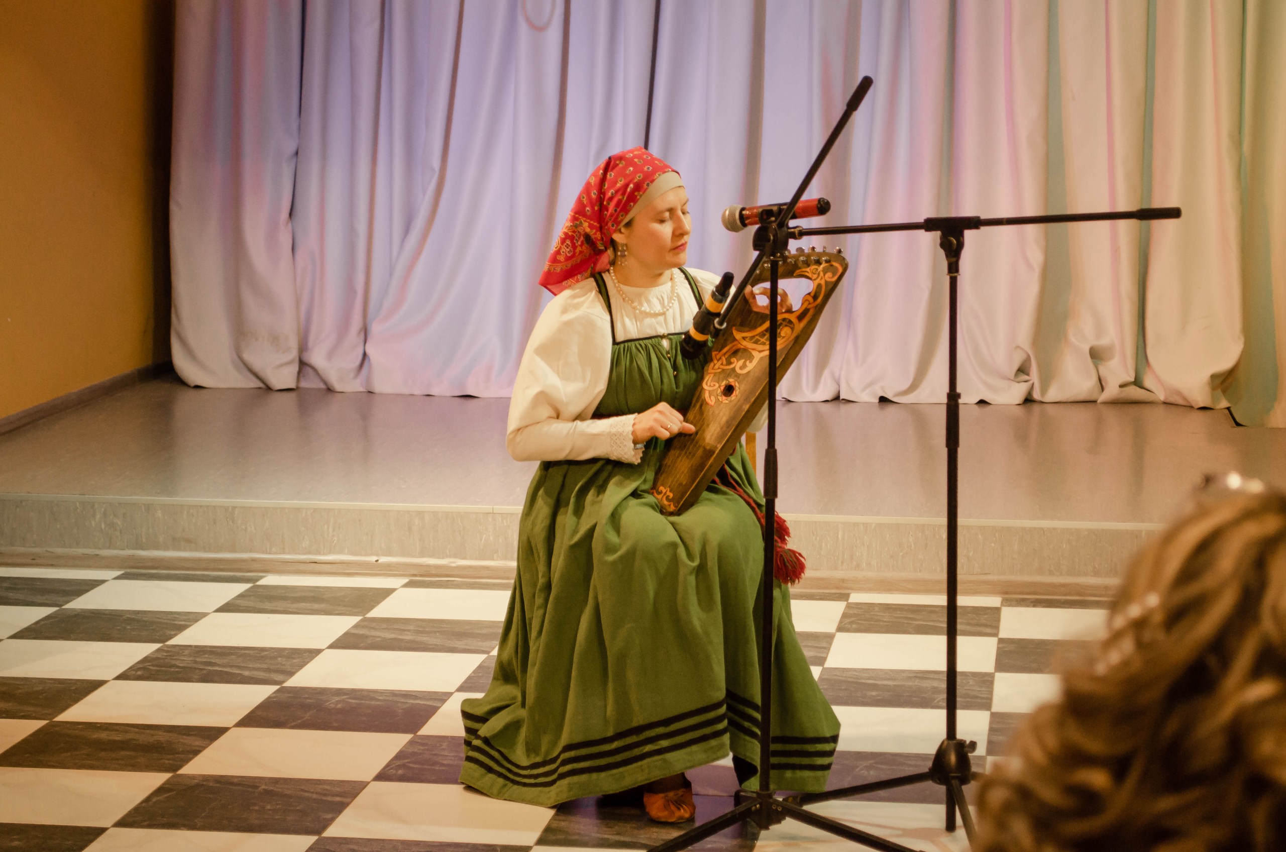 «Перекрёсток культур»: в Саргазинском клубе знакомились с книгами народов России