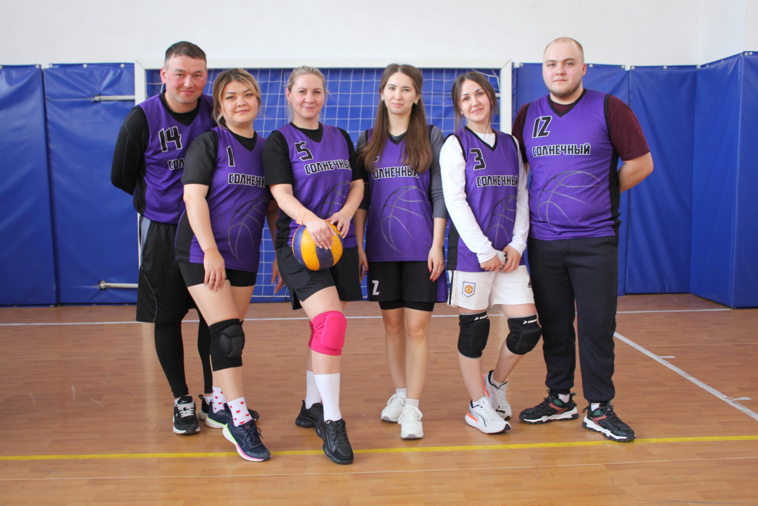 Сосновские педагоги встретились на волейбольной турнире